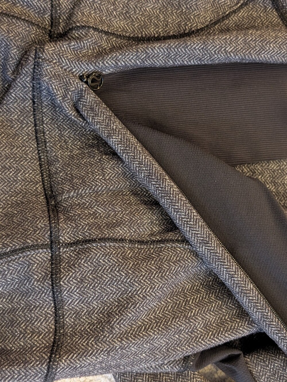 Lululemon Herringbone Heather Gray Active Quarter-Zip Pullover - Picture 11 of 17